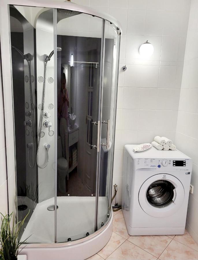 Amber Apartment Liepāja Esterno foto